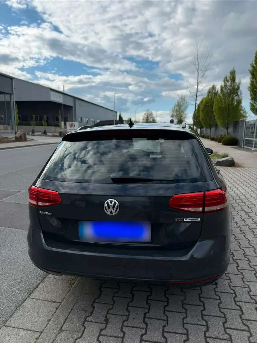 Gebraucht VW Passat 120 PS (88 kW) 2016 Grau Kombi