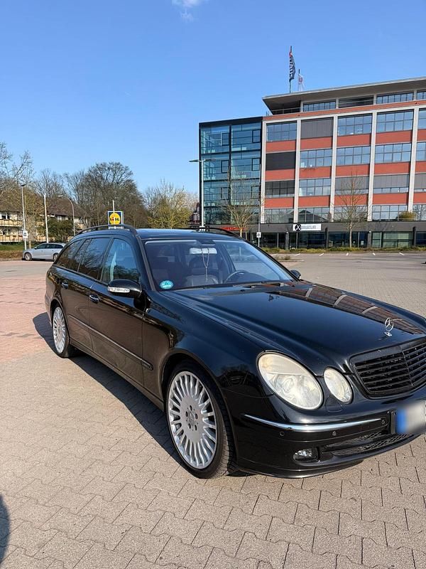 Gebraucht Mercedes E320 224 PS (164 kW) 2006 Schwarz Kombi