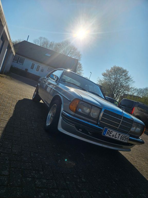 Gebraucht 1983 Mercedes 230 Coupé | 19.999 € - Bild 1/3