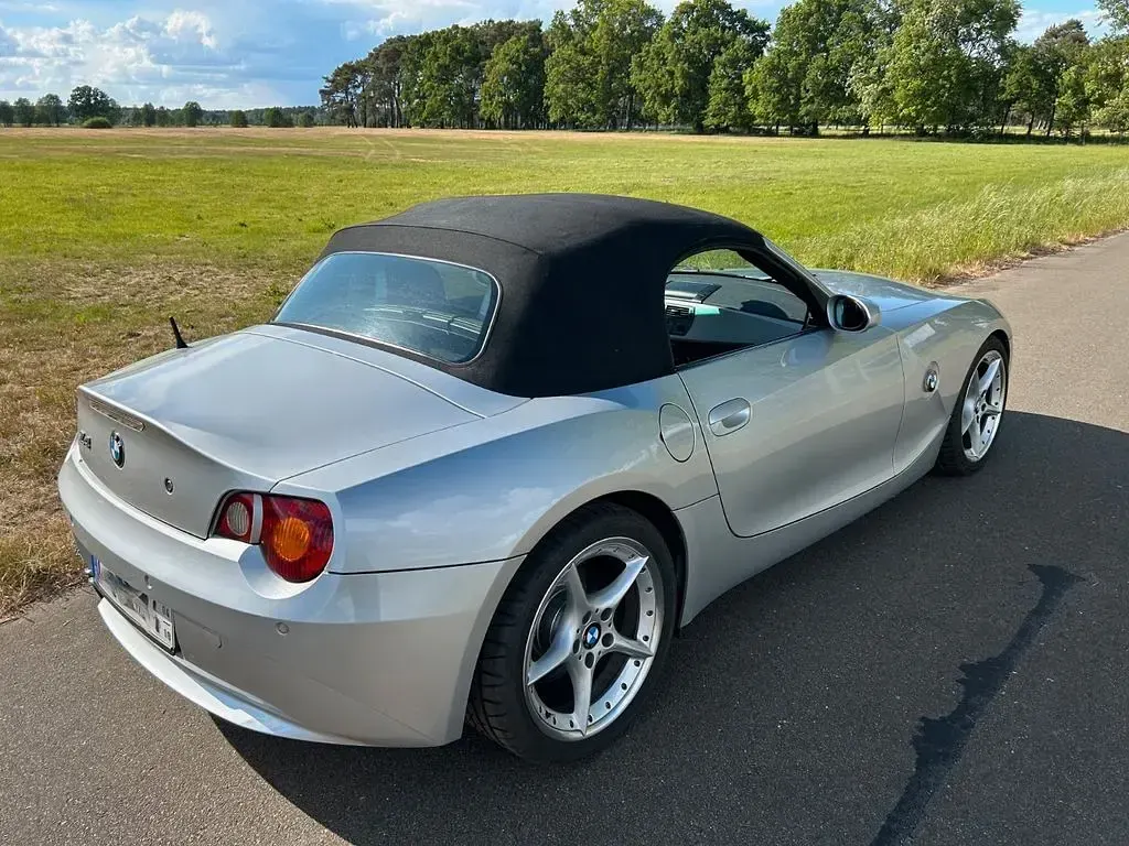 Gebraucht BMW Z4 Sport Line 231 PS (169 kW) 2003 Silber Cabrio