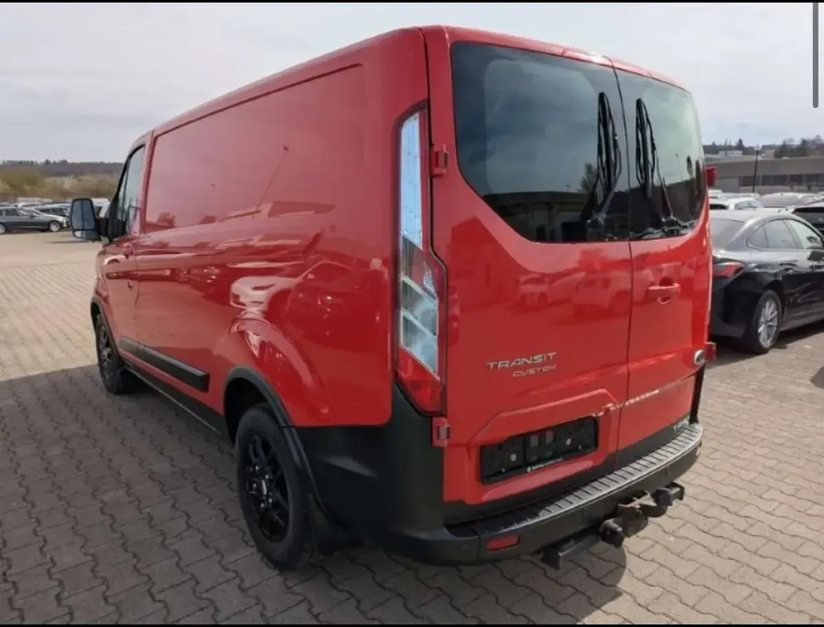 Gebraucht Ford Transit Custom 170 PS (125 kW) 2022 Rot Van / Kleinbus