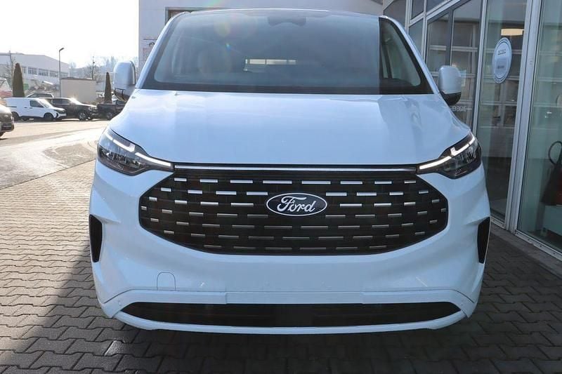 Ny Ford Tourneo Titanium 232 HK (170 kW) 2026 Hvid MPV