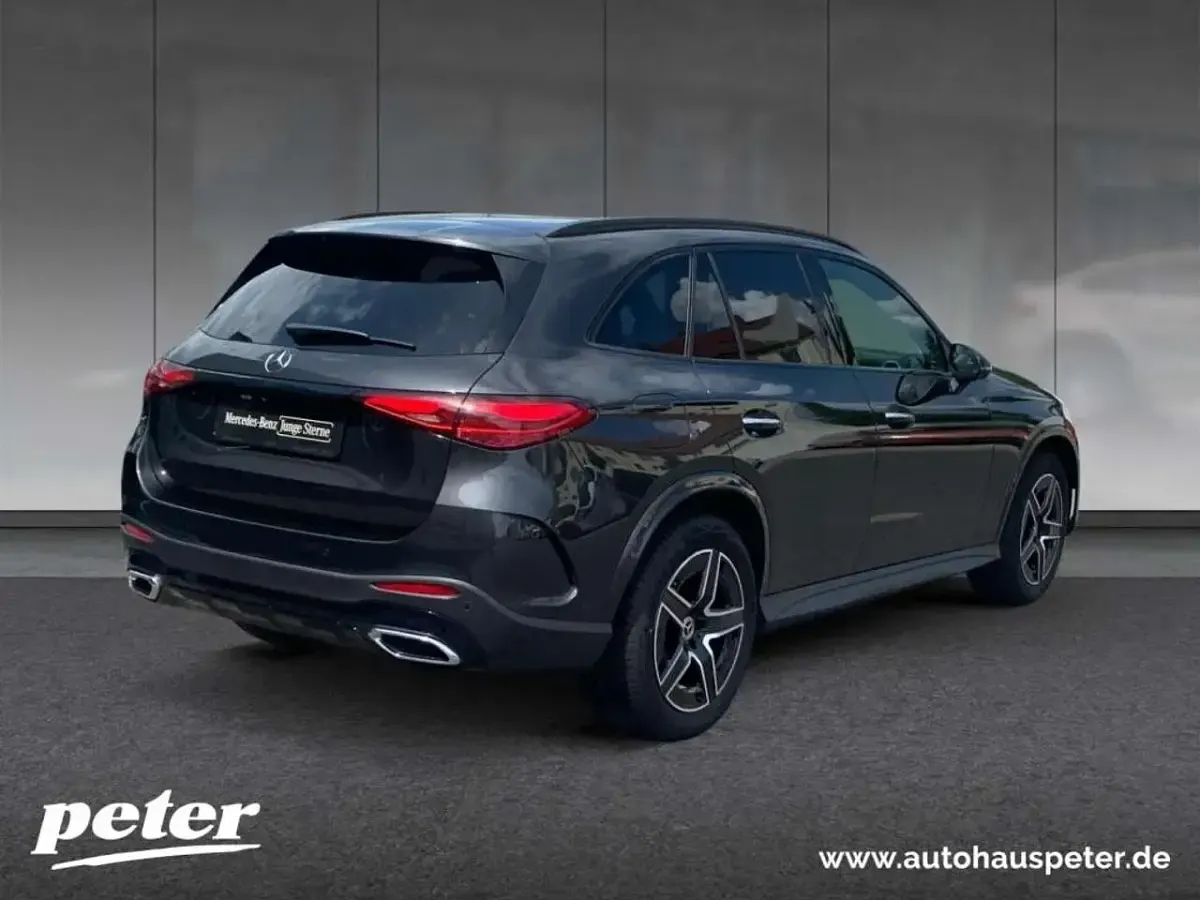 Gebraucht Mercedes GLC200 AMG Line Premium 204 PS (150 kW) 2024 Metalliclack graphitgrau SUV