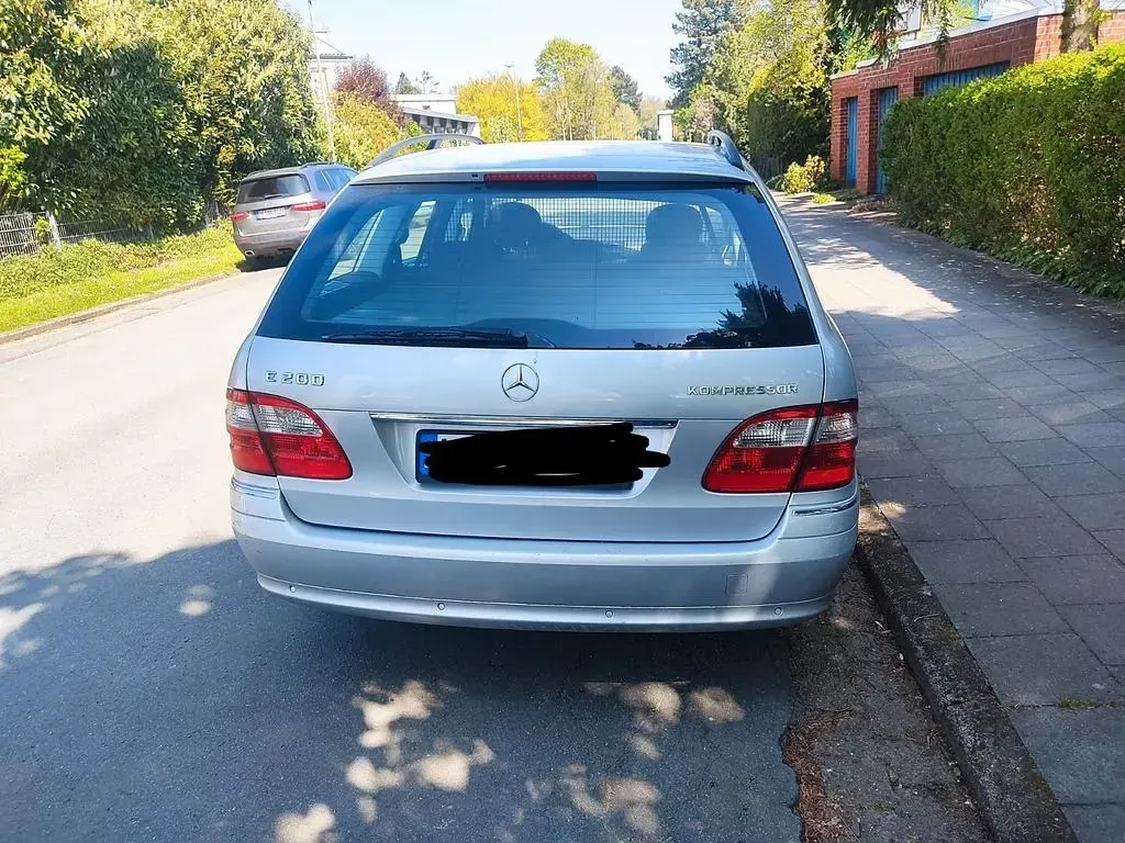 Gebraucht Mercedes E200 Elegance 163 PS (119 kW) 2005 Silber Limousine