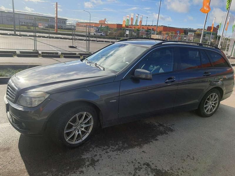 Grau Gebraucht 2010 Mercedes 220 | 2.800 € - Bild 1/1