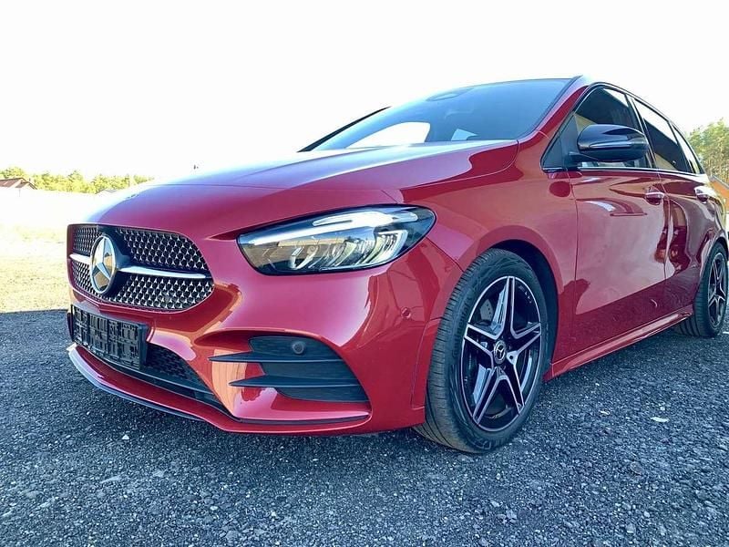 Manufaktur lack Gebraucht 2023 Mercedes B220 AMG Van / Kleinbus | 35.990 € (Fairer Preis) - Bild 1/4