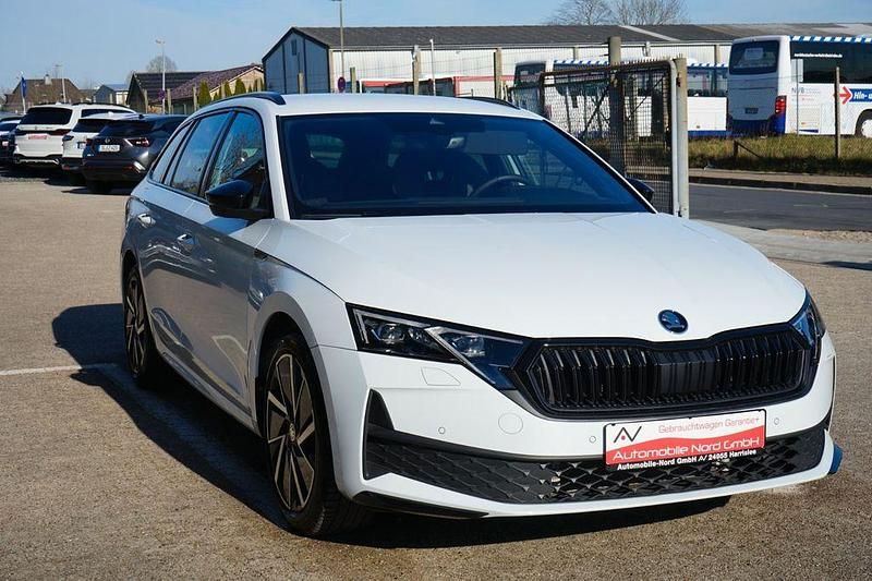 Gebraucht Skoda Octavia SportLine 150 PS (110 kW) 2024 Weiß Kombi