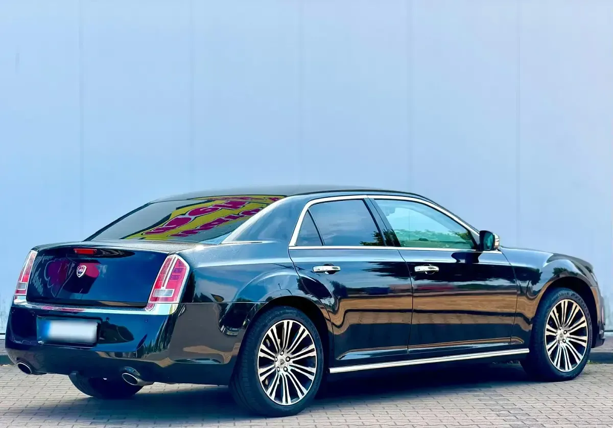 Gebraucht Lancia Thema 239 PS (175 kW) 2013 Schwarz Limousine