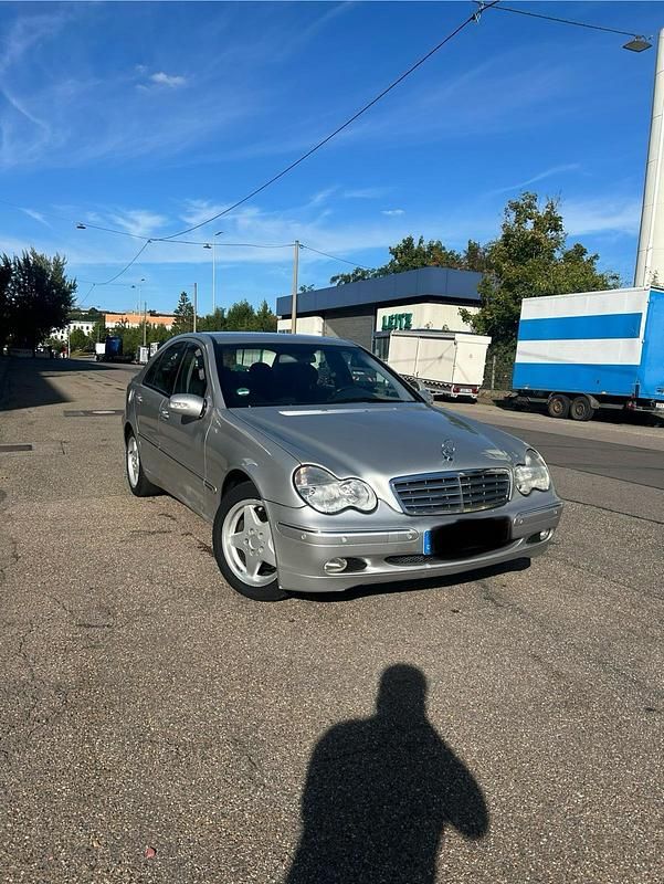 Silber Gebraucht 2001 Mercedes C240 Limousine | 3.290 € (Fairer Preis) - Bild 1/4