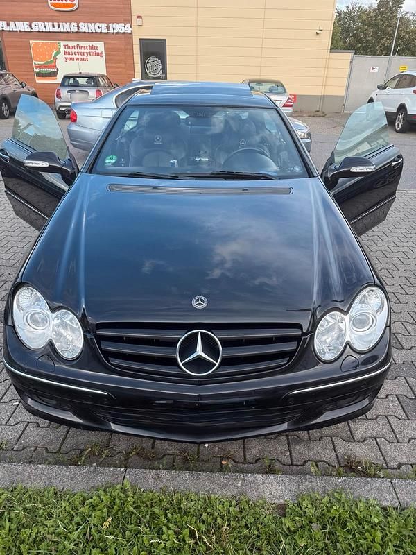 Gebraucht Mercedes CLK320 224 PS (164 kW) 2008 Schwarz Coupé