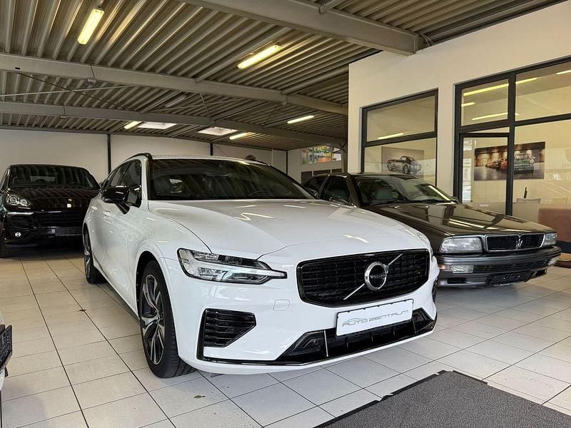 Ice white Gebraucht 2021 Volvo V60 R-Design Kombi | 31.490 € (Fairer Preis) - Bild 1/4