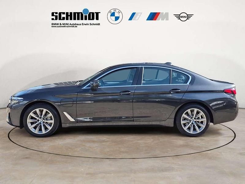 Gebraucht BMW 530e 292 PS (214 kW) 2020 Sophistograu brillanteffekt Limousine