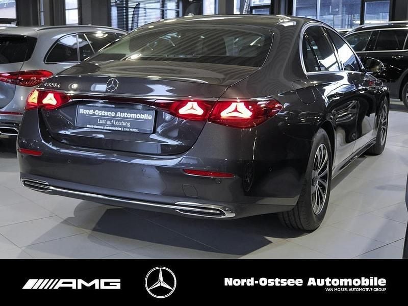 Gebraucht Mercedes E220 Avantgarde 197 PS (144 kW) 2025 Metalliclack graphitgrau Limousine