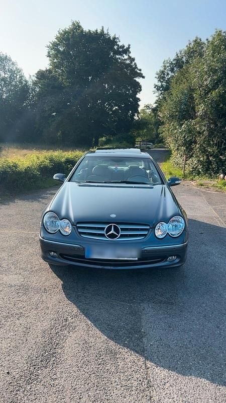 Blau Gebraucht 2002 Mercedes CLK240 Elegance Coupé | 4.480 € (Guter Preis) - Bild 1/4
