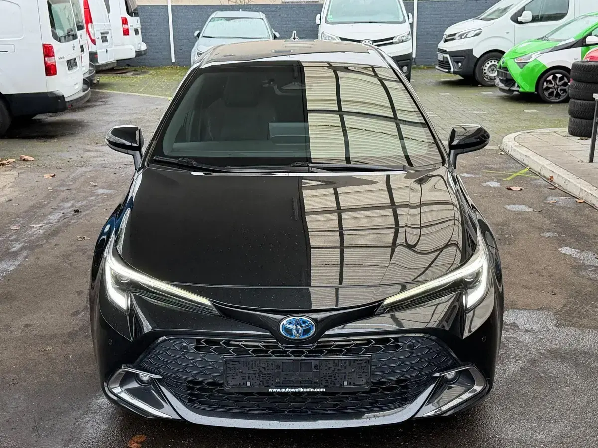 Gebraucht Toyota Corolla Hybrid Team 140 PS (102 kW) 2023 Schwarz Limousine