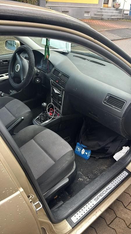 Gebraucht VW Bora Basis 75 PS (55 kW) 2001 Andere farben Limousine