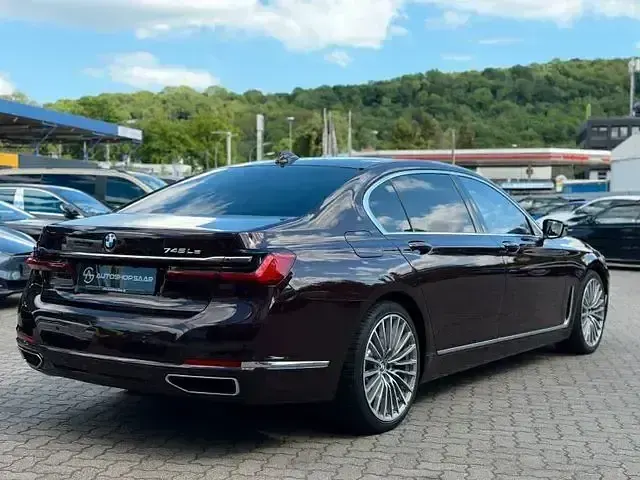Gebraucht BMW 745 Performance 394 PS (289 kW) 2020 Rot Limousine