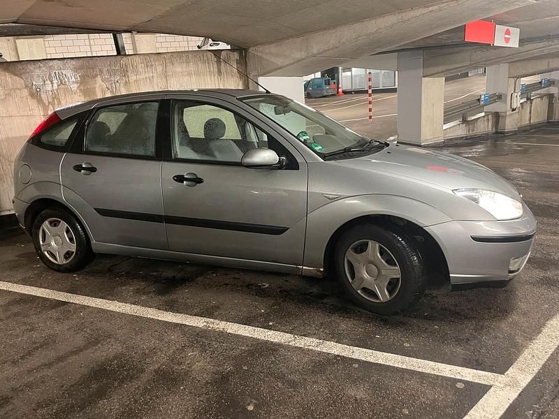 Gebraucht Ford Focus 75 PS (55 kW) 2002 Braun Kleinwagen
