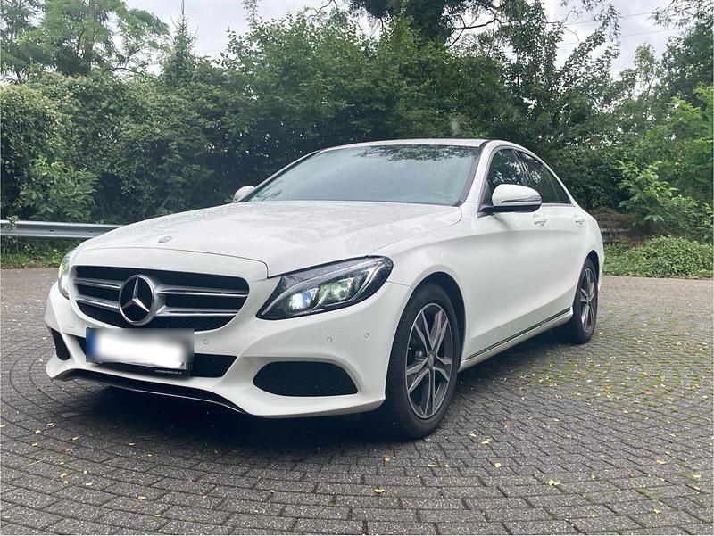 Weiß Gebraucht 2017 Mercedes C220 Limousine | 14.500 € (Guter Preis) - Bild 1/4