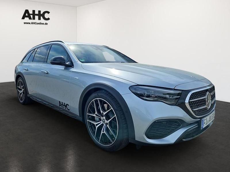 Gebraucht Mercedes E300 Night 197 PS (144 kW) 2025 Metalliclack hightechsilber Kombi