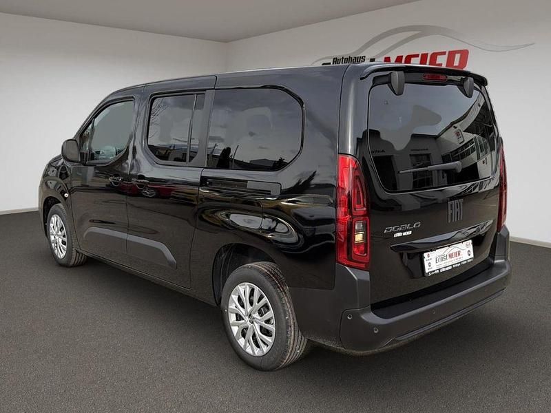Neu Fiat Doblò 131 PS (96 kW) 2026 Schwarz Van / Kleinbus