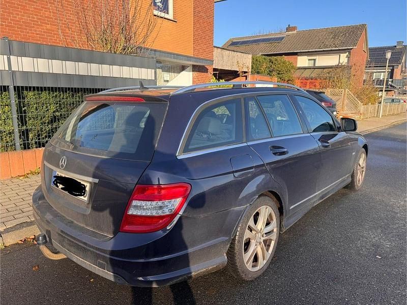 Schwarz Gebraucht 2008 Mercedes C220 Avantgarde Limousine | 3.800 € (Guter Preis) - Bild 1/4