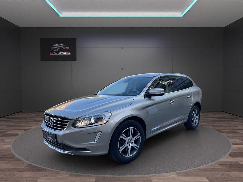 Grau Gebraucht 2015 Volvo XC60 Summum SUV | 17.900 € (Etwas zu teuer) - Bild 1/4