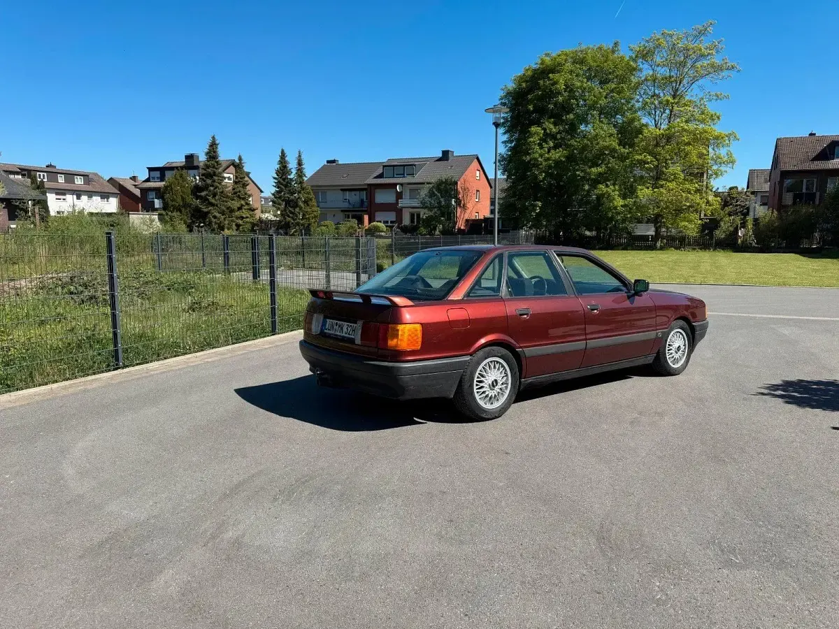 Käytetty Audi 80 Performance 90 HP (66 kW) 1990 Punainen Sedan