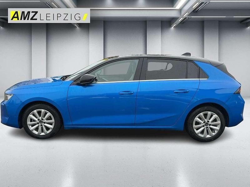 Gebraucht Opel Astra Elegance 131 PS (96 kW) 2023 Kobalt blau/vertigo blau Limousine