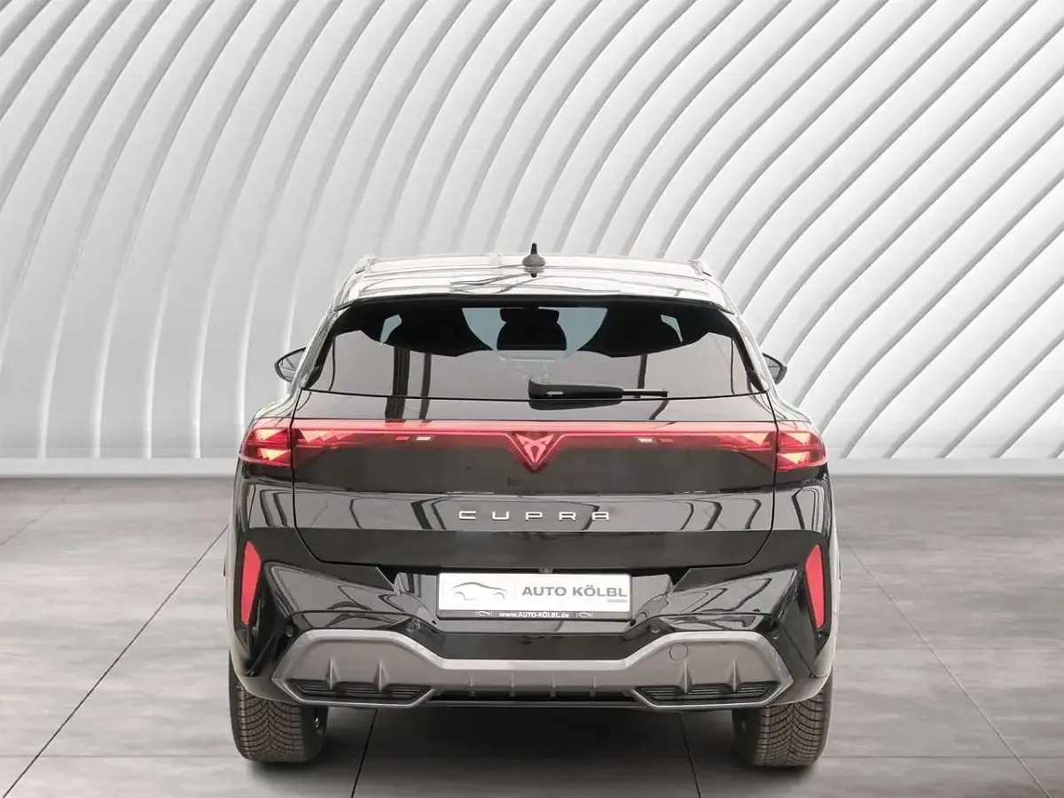 Neu Cupra Terramar VZ 272 PS (200 kW) 2026 Mythosschwarz SUV