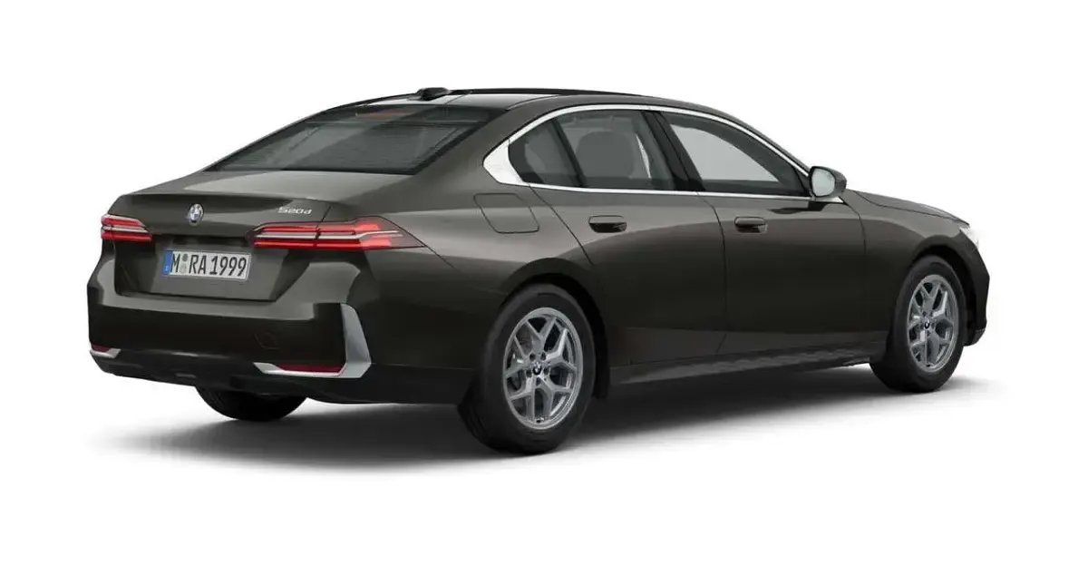 Gebraucht BMW 520 Sport Line 197 PS (144 kW) 2024 Grau Limousine