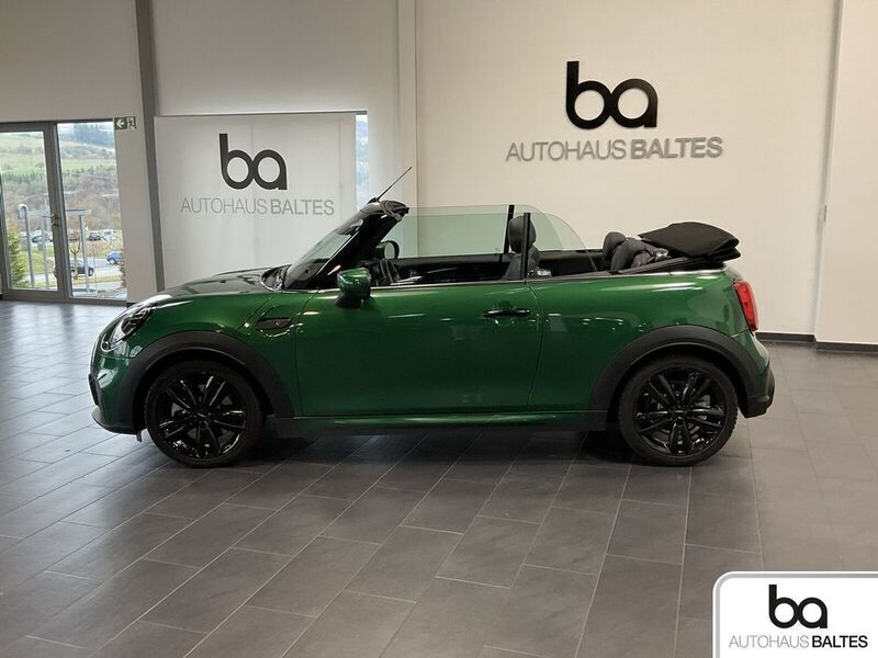 Gebraucht Mini John Cooper Works Cabriolet 178 PS (130 kW) 2023 British racing green Cabrio