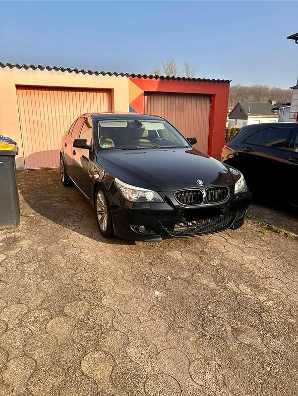Gebraucht BMW 525 197 PS (144 kW) 2008 Schwarz Limousine