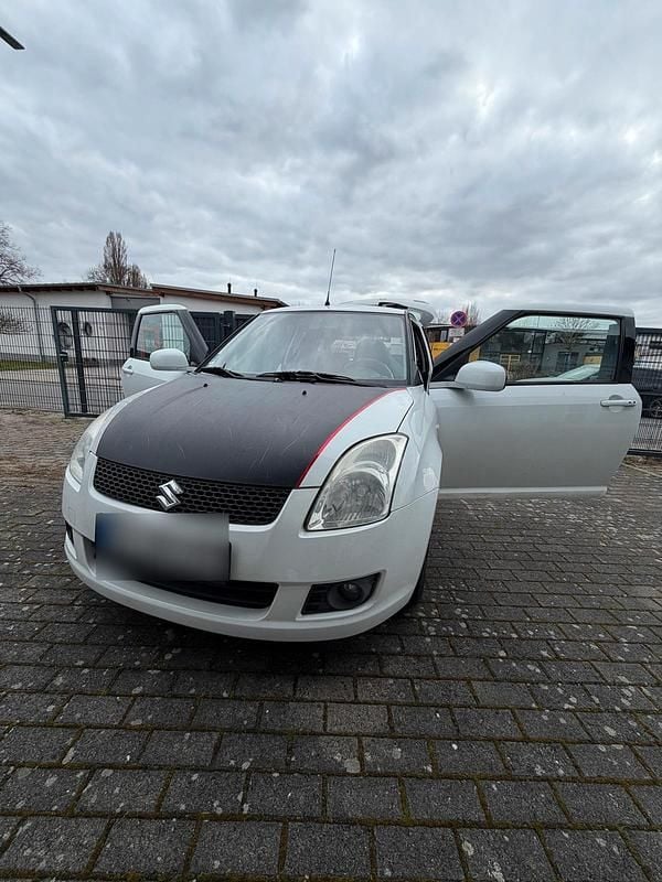 Gebraucht Suzuki Swift 92 PS (67 kW) 2009 Weiß Kleinwagen