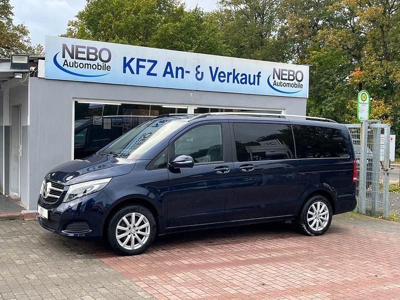 Blau Gebraucht 2017 Mercedes V250 Edition Van / Kleinbus | 26.000 € (Guter Preis) - Bild 1/4