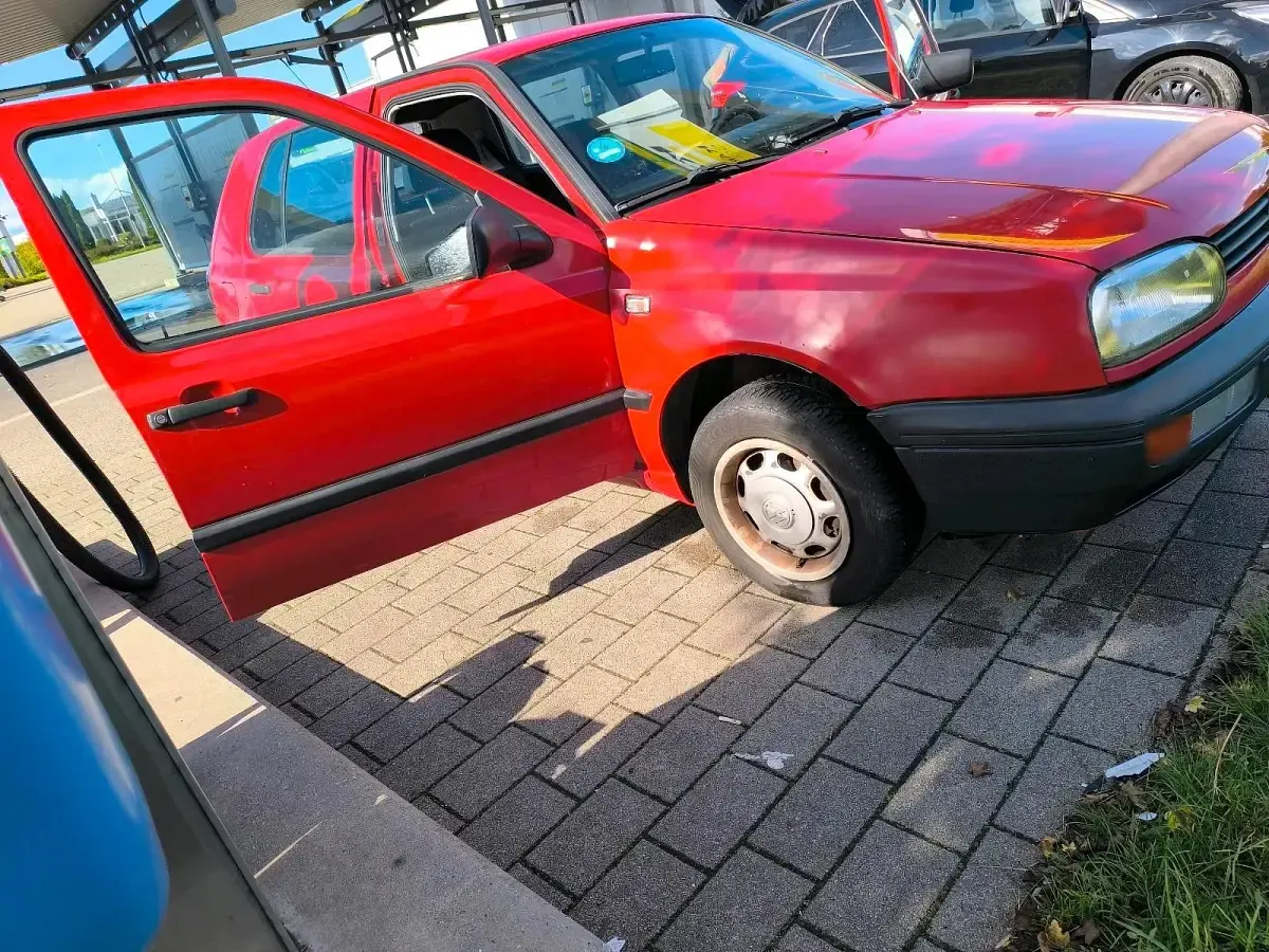 Gebraucht VW Golf III 75 PS (55 kW) 1992 Rot Kleinwagen