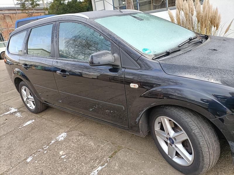 Gebraucht Ford Focus 129 PS (94 kW) 2005 Schwarz Kombi