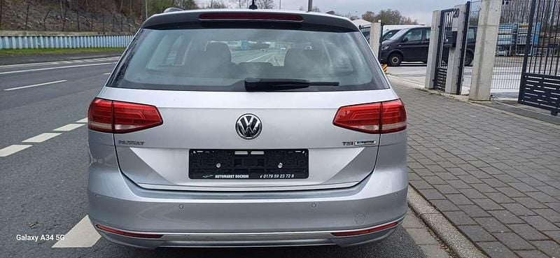 Gebraucht VW Passat Trendline 125 PS (91 kW) 2015 Reflexsilber metallic Kombi