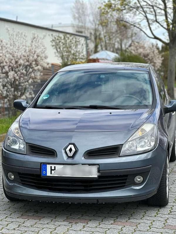 Gebraucht Renault Clio II Dynamique 111 PS (81 kW) 2007 Limousine