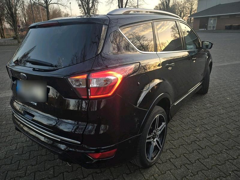 Gebraucht Ford Kuga Vignale 180 PS (132 kW) 2017 Schwarz SUV