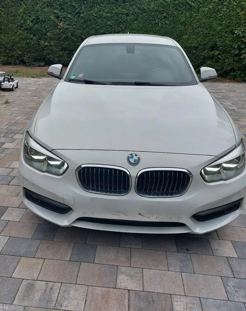 Gebraucht BMW 116 Advantage 109 PS (80 kW) 2015 Weiß Kleinwagen