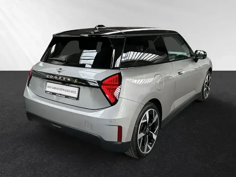 Gebraucht Mini Cooper SE 160 kW (218 PS) 2025 Melting silver iii Kleinwagen