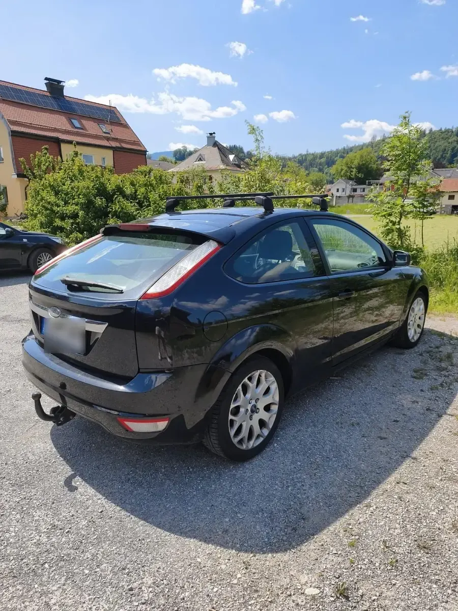 Gebraucht Ford Focus 116 PS (85 kW) 2009 Schwarz Limousine