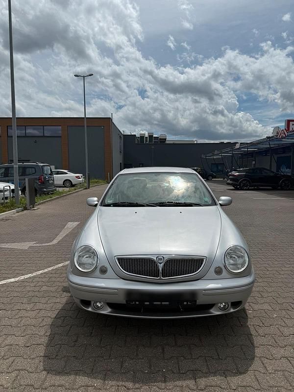 Silber Gebraucht 2003 Lancia Lybra Limousine | 2.900 € - Bild 1/4