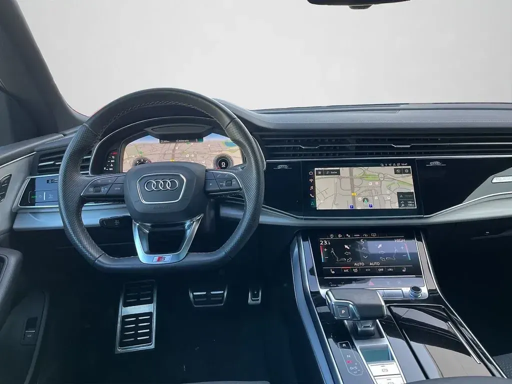 Gebraucht Audi Q8 Sport 286 PS (210 kW) 2023 Daytonagrau perleffekt (metallic) SUV