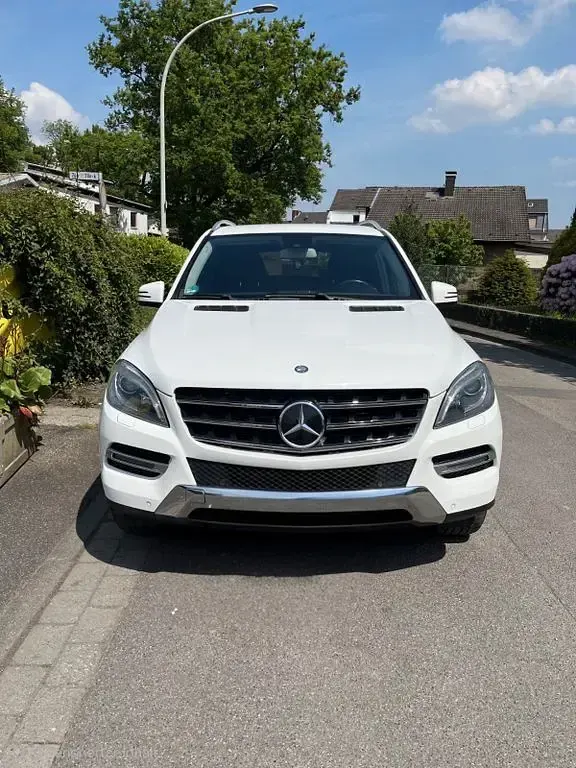 Gebraucht Mercedes ML250 204 PS (150 kW) 2013 Weiß SUV