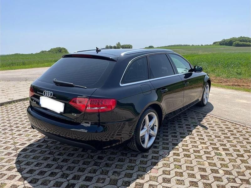 Gebraucht Audi A4 Ambiente 143 PS (105 kW) 2011 Schwarz Kombi