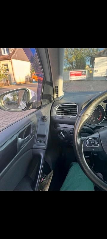 Gebraucht VW Golf VI 122 PS (89 kW) 2009 Weiß Kleinwagen