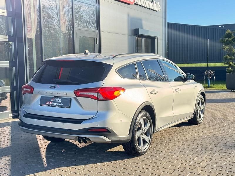 Gebraucht Ford Focus Active X 150 PS (110 kW) 2021 Silber Kombi