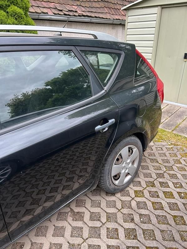 Gebraucht Kia Ceed 93 PS (68 kW) 2008 Schwarz Kleinwagen